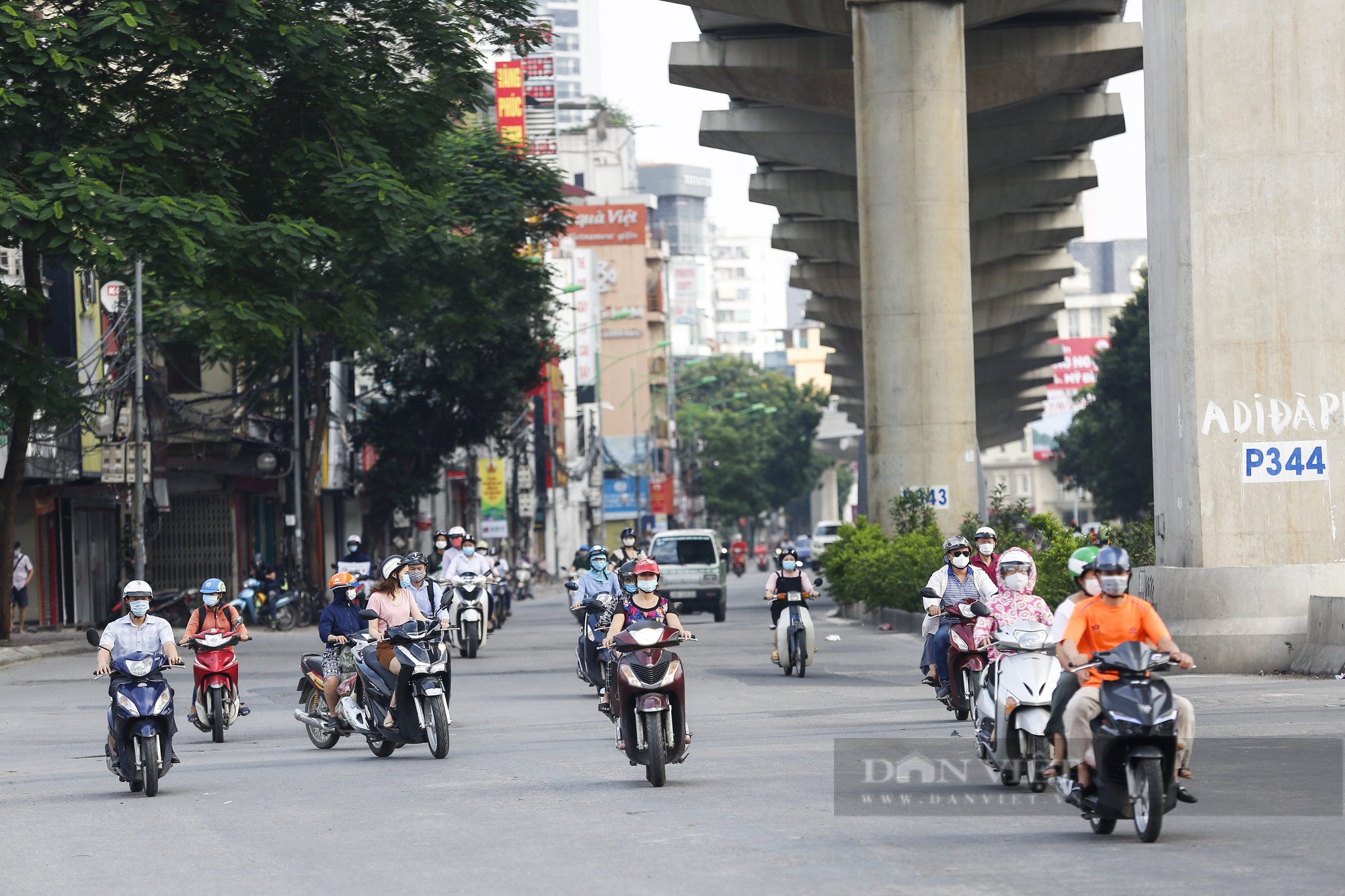 Giao thông tại Hà Nội thông thoáng trong giờ cao điểm đầu tuần - Ảnh 15.