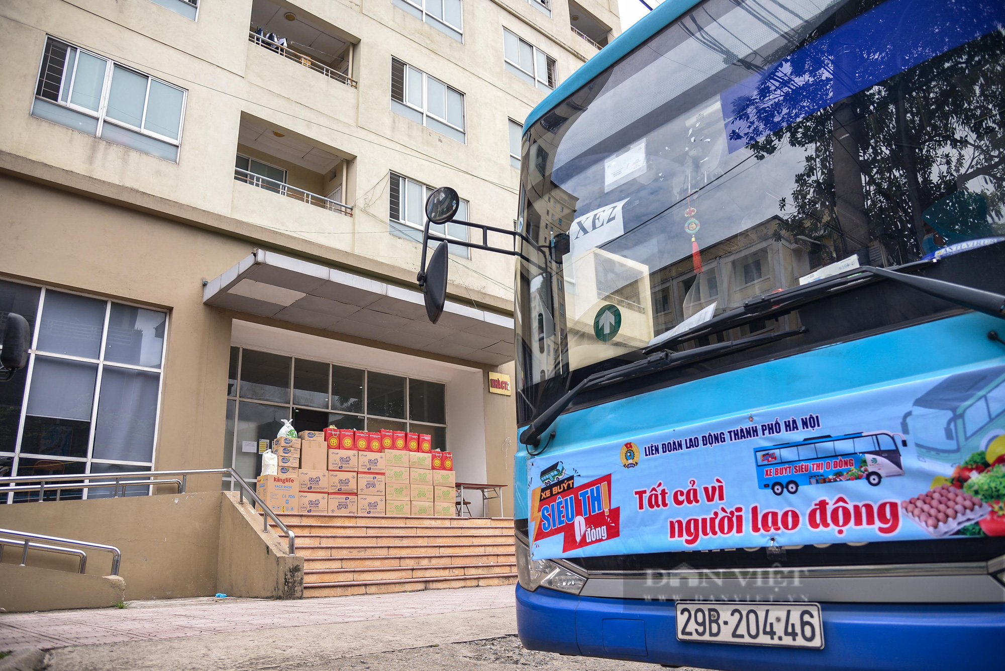 Cận cảnh “Xe buýt siêu thị 0 đồng” đầu tiên phục vụ CNLĐ khu công nghiệp Hà Nội - Ảnh 6.