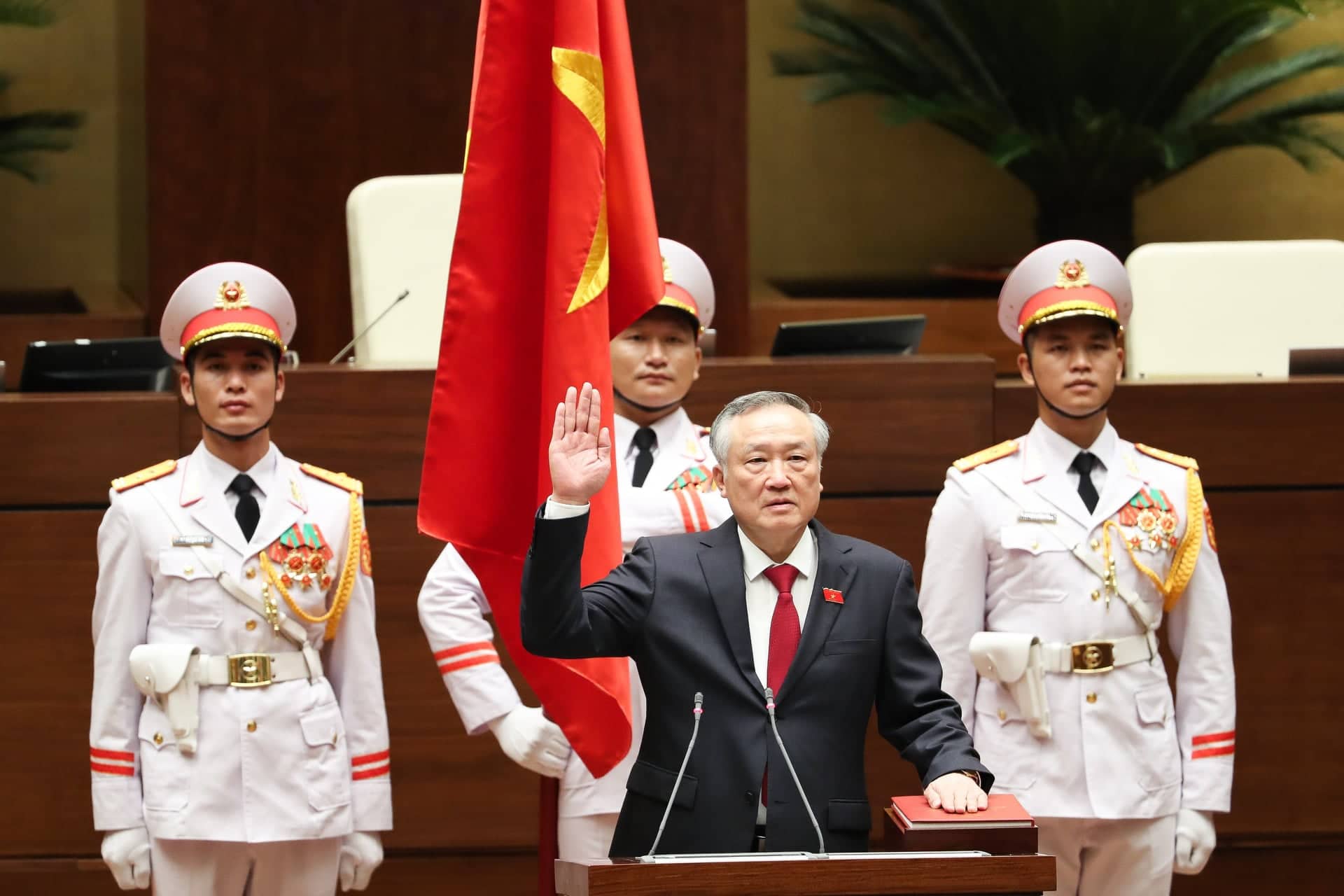 Chánh án TAND Tối cao Nguyễn Hòa Bình cam kết những điều gì trong phát biểu nhậm chức - Ảnh 1.