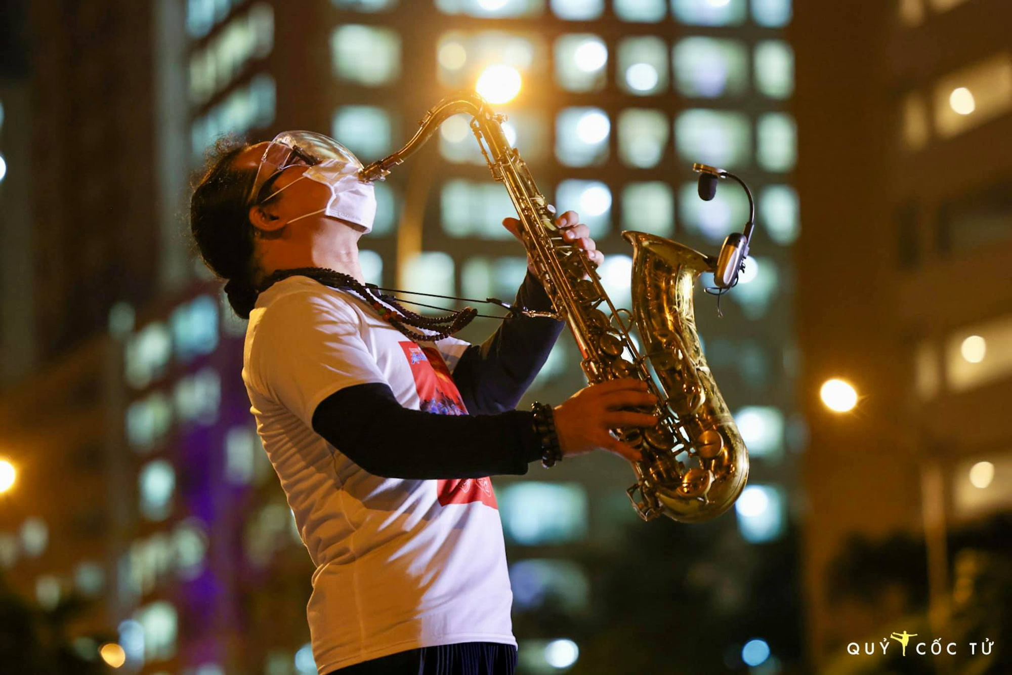 MC Nguyên Khang trải lòng về buổi diễn saxophone của Trần Mạnh Tuấn tại bệnh viện dã chiến