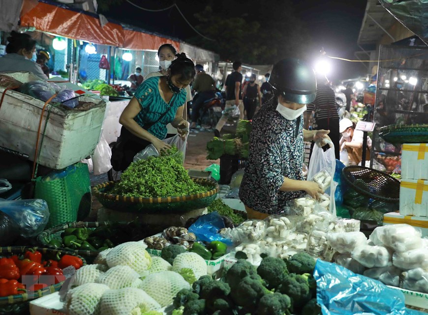 Chợ đầu mối Minh Khai cung cấp 450 tấn nông sản cho thị trường Thủ đô, không lo thiếu - Ảnh 5.