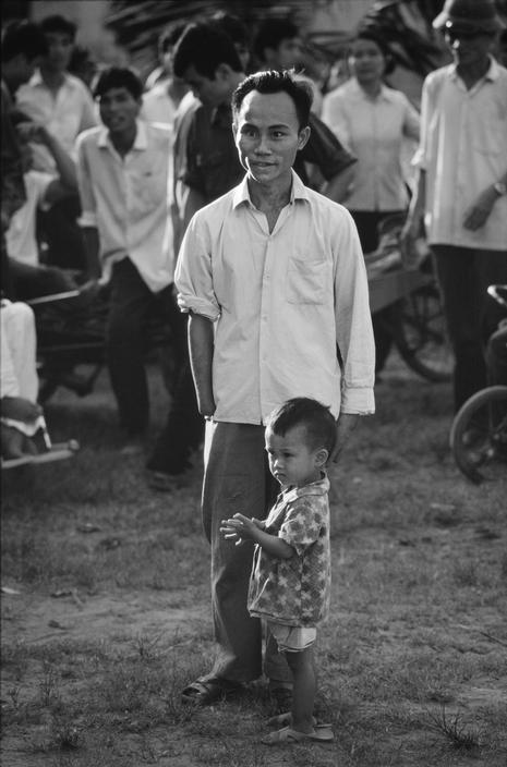Những hình ảnh cảm động về người thương binh Việt Nam năm 1980 - Ảnh 2.
