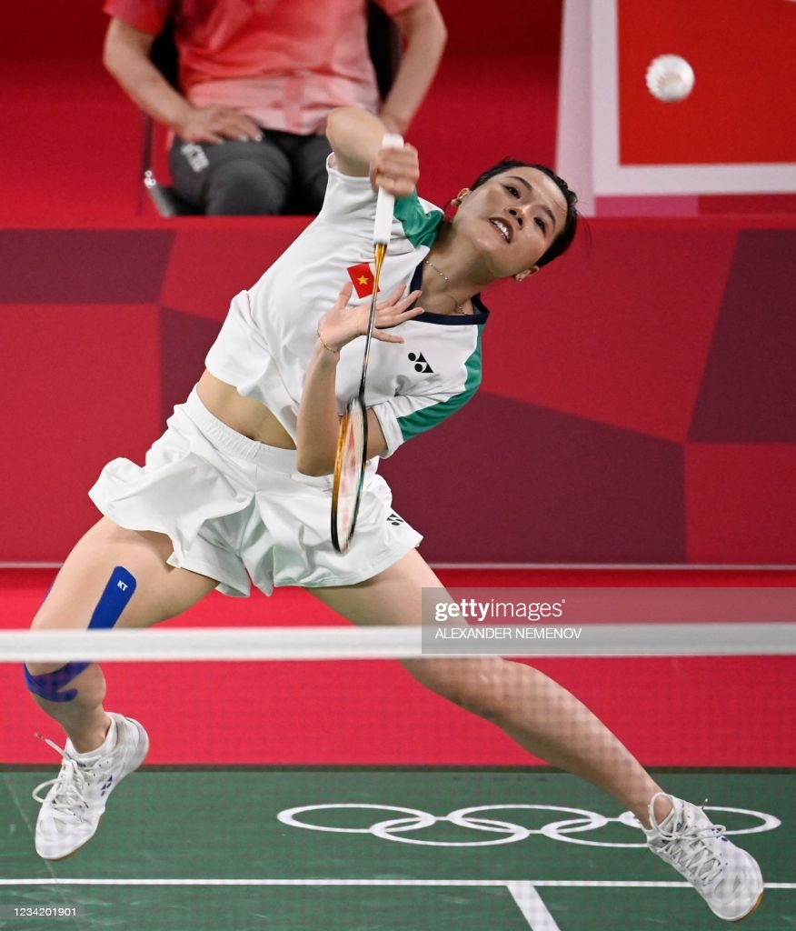 Hoa khôi Nguyễn Thùy Linh thắng dễ tay vợt 3 lần dự Olympic - Ảnh 2.