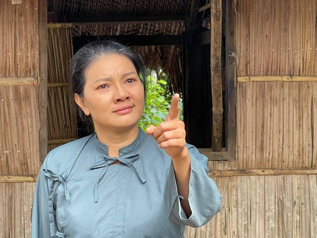 Kiều Trinh có cuộc đời chìm nổi hơn phim, không muốn bị gọi là &quot;nữ hoàng cảnh nóng&quot; - Ảnh 10.