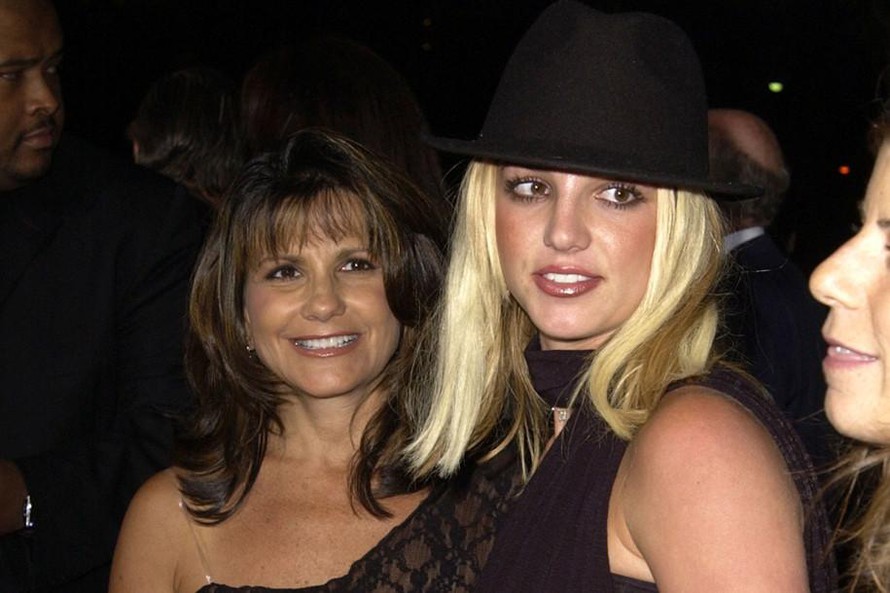 Mẹ ruột chia sẻ lý do vì sao Britney Spears hận thù cha  - Ảnh 1.