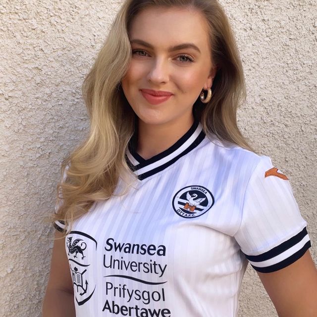 CLB Swansea gây sốc mời Hoa hậu xứ Wales về làm MC - Ảnh 6.