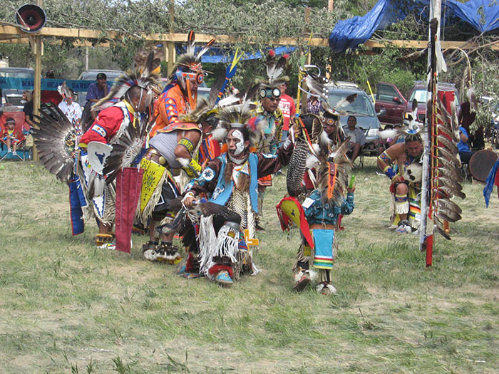 Mỹ: Đàn ông đa thê bộ lạc Sioux nổi tiếng với “thuốc tình yêu” và hôn lễ “quấn chăn” - Ảnh 5.