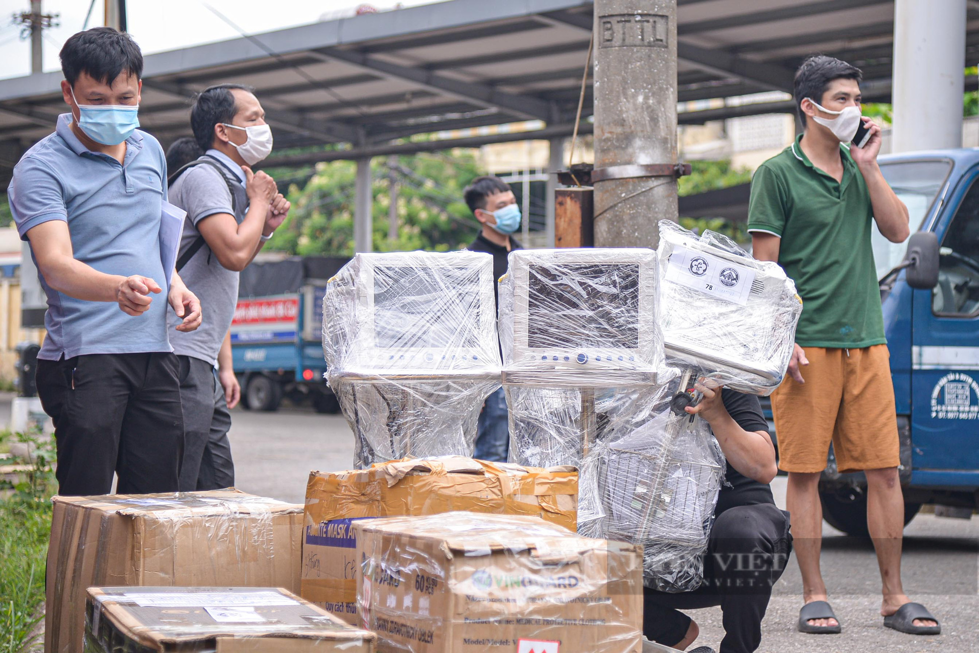 Cận cảnh chuyến tàu đặc biệt chở nhiều trang thiết bị y tế vào hỗ trợ Tp. Hồ Chí Minh  - Ảnh 6.