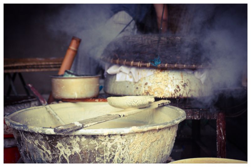 Bắc Giang: Ở ngôi làng làm ra thứ bánh đặc sản ăn giòn tan và thứ bánh để gói cái gì cũng được - Ảnh 5.