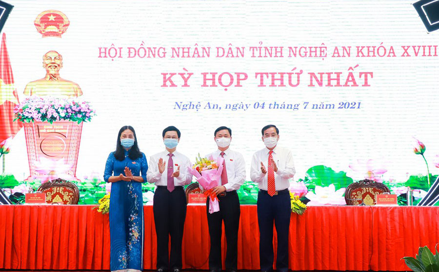 100% đại biểu bầu ông Thái Thanh Quý làm Chủ tịch HĐND tỉnh Nghệ An khóa XVIII - Ảnh 2.