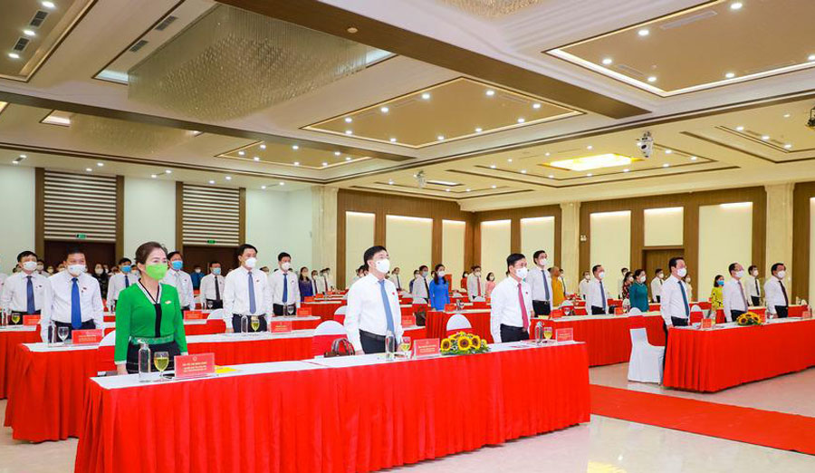 Ông Nguyễn Đức Trung tái đắc cử Chủ tịch UBND tỉnh Nghệ An với 100% đại biểu bầu - Ảnh 1.