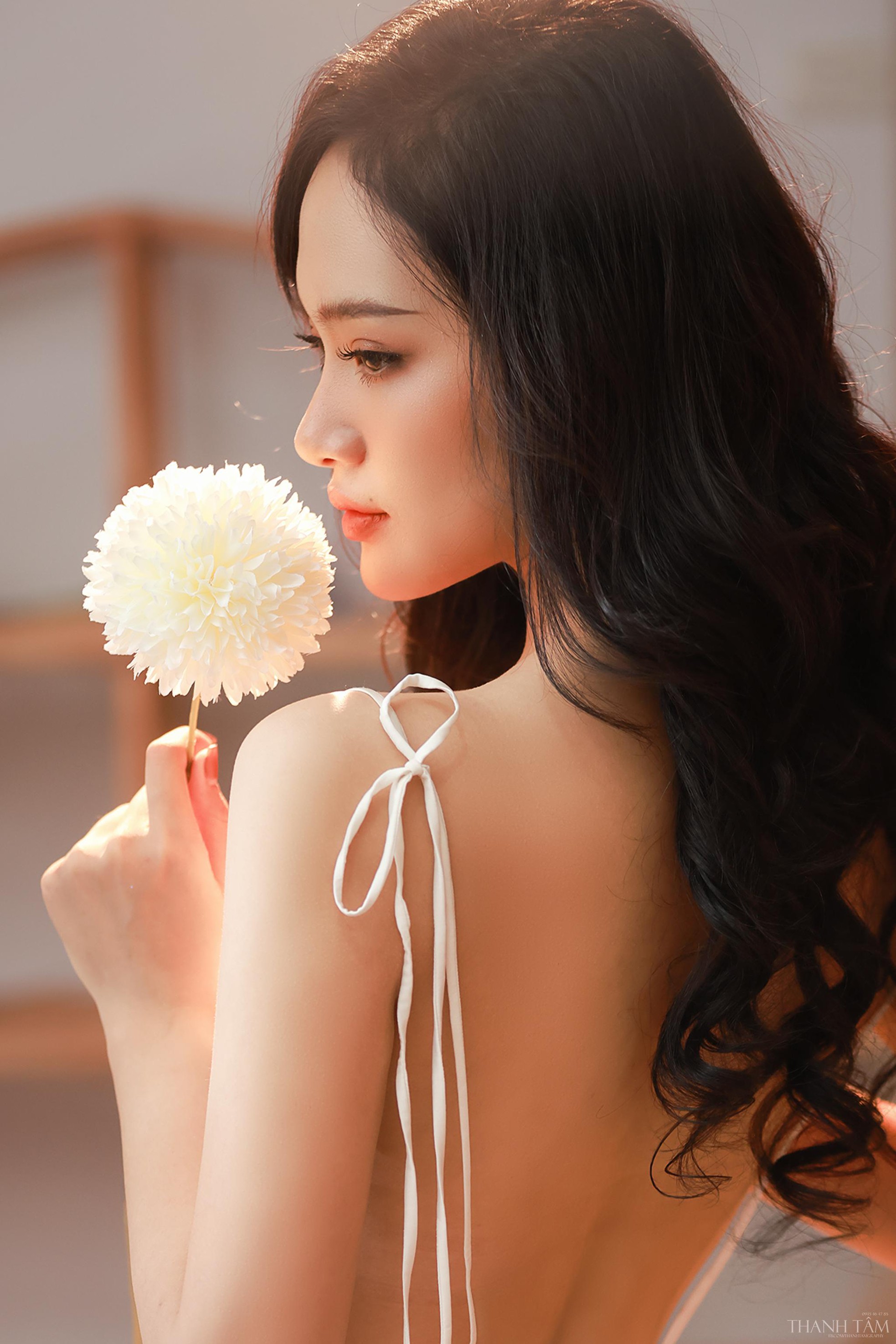 Người mẫu Phan Thương tung bộ ảnh xinh đẹp, quyến rũ đón tuổi mới - Ảnh 6.