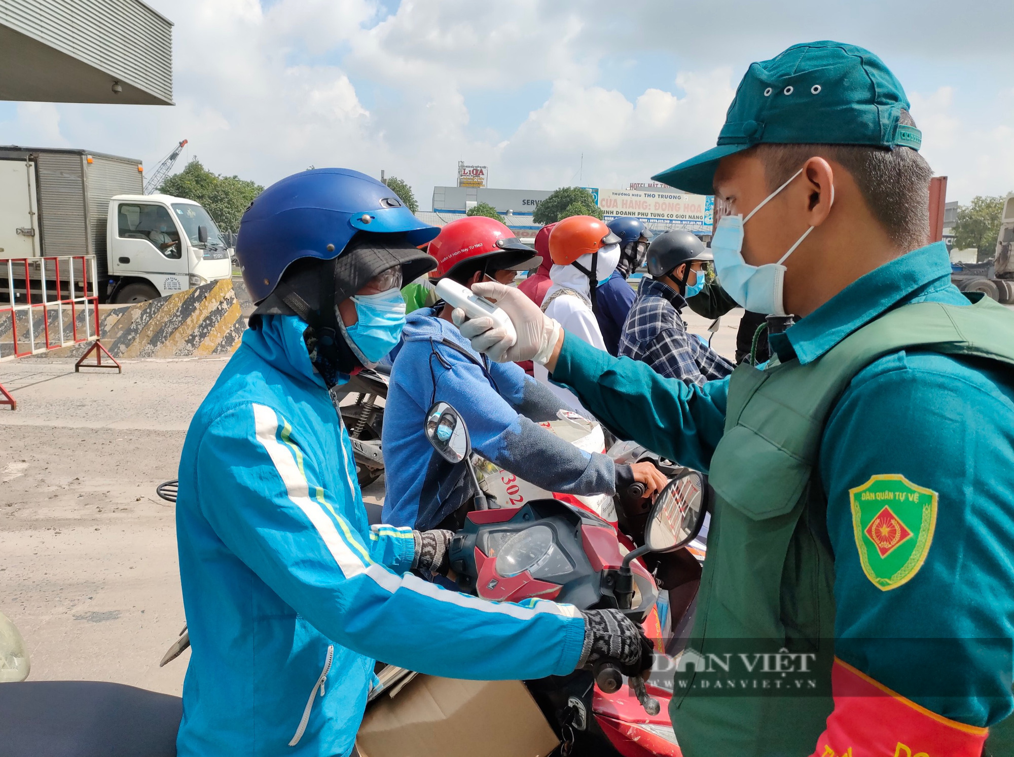 Đồng Nai: &quot;Tiếc tiền&quot; không xét nghiệm Covid-19, nhiều tài xế phải ngậm ngùi quay đầu - Ảnh 4.