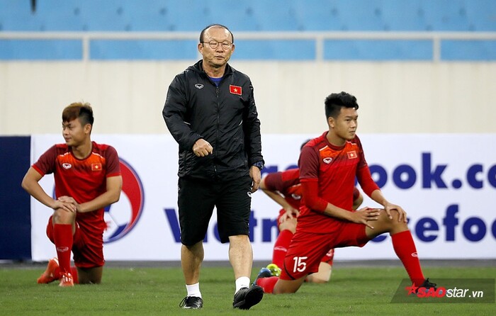 Thành tích của ĐT Việt Nam với các đội ở bảng B: Khó cho thầy Park - Ảnh 1.