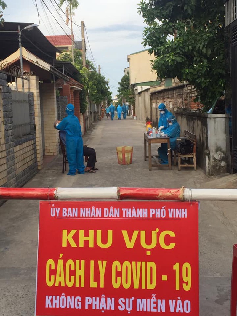 Bệnh nhân Covid-19 đầu tiên ở Nghệ An tử vong - Ảnh 1.