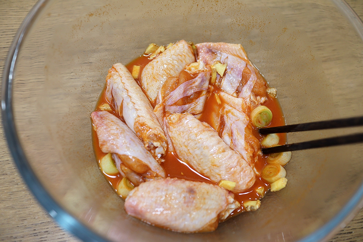 Gia vị đặc biệt giúp món cánh gà nướng thơm ngon, không dầu mỡ - Ảnh 8.