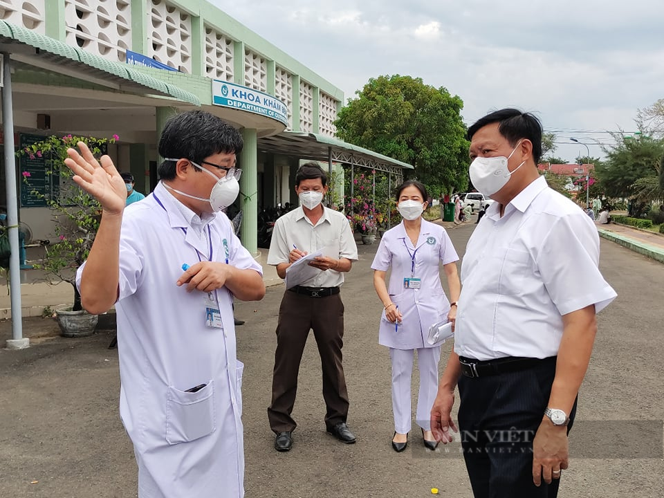 Phú Yên: Khắc phục ngay những bất cập để chặn đứng đại dịch Covid-19 - Ảnh 1.