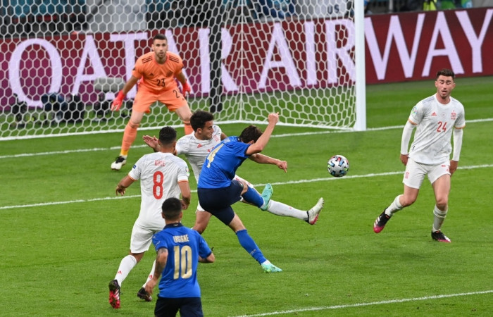Đưa Italia vào chung kết EURO 2020, Jorginho được đề cử Quả Bóng Vàng - Ảnh 1.