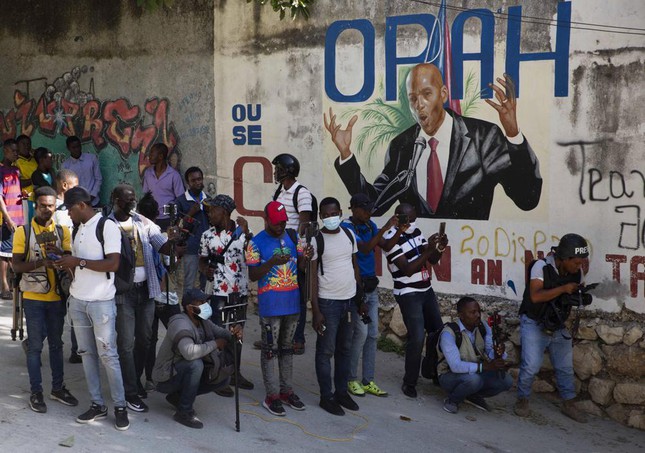 Bên ngoài dinh thự nơi tổng thống Haiti bị ám sát - Ảnh 5.