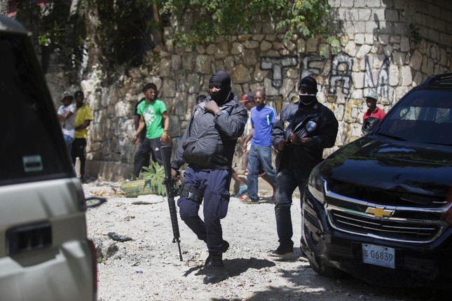 Bên ngoài dinh thự nơi tổng thống Haiti bị ám sát - Ảnh 1.
