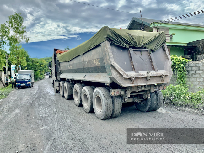 Vụ đoàn xe chở đá &quot;hành&quot; dân ở Quảng Bình: Hoạt động khai thác, vận chuyển đá gây ô nhiễm môi trường - Ảnh 4.