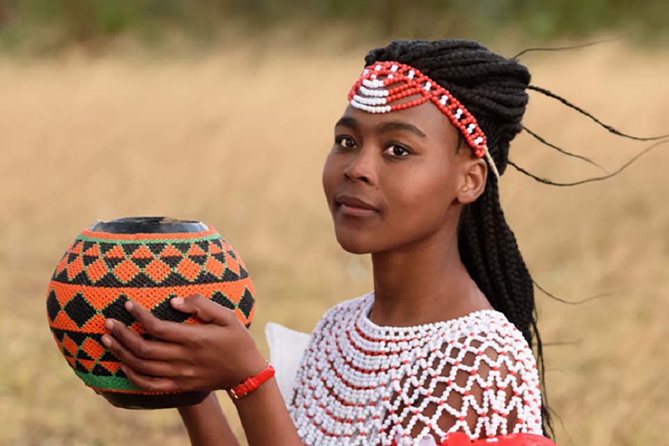 Nam Phi: Cách kiểm tra trinh tiết của bộ tộc Zulu với phụ nữ, đàn ông gây tranh cãi trong khoa học - Ảnh 6.