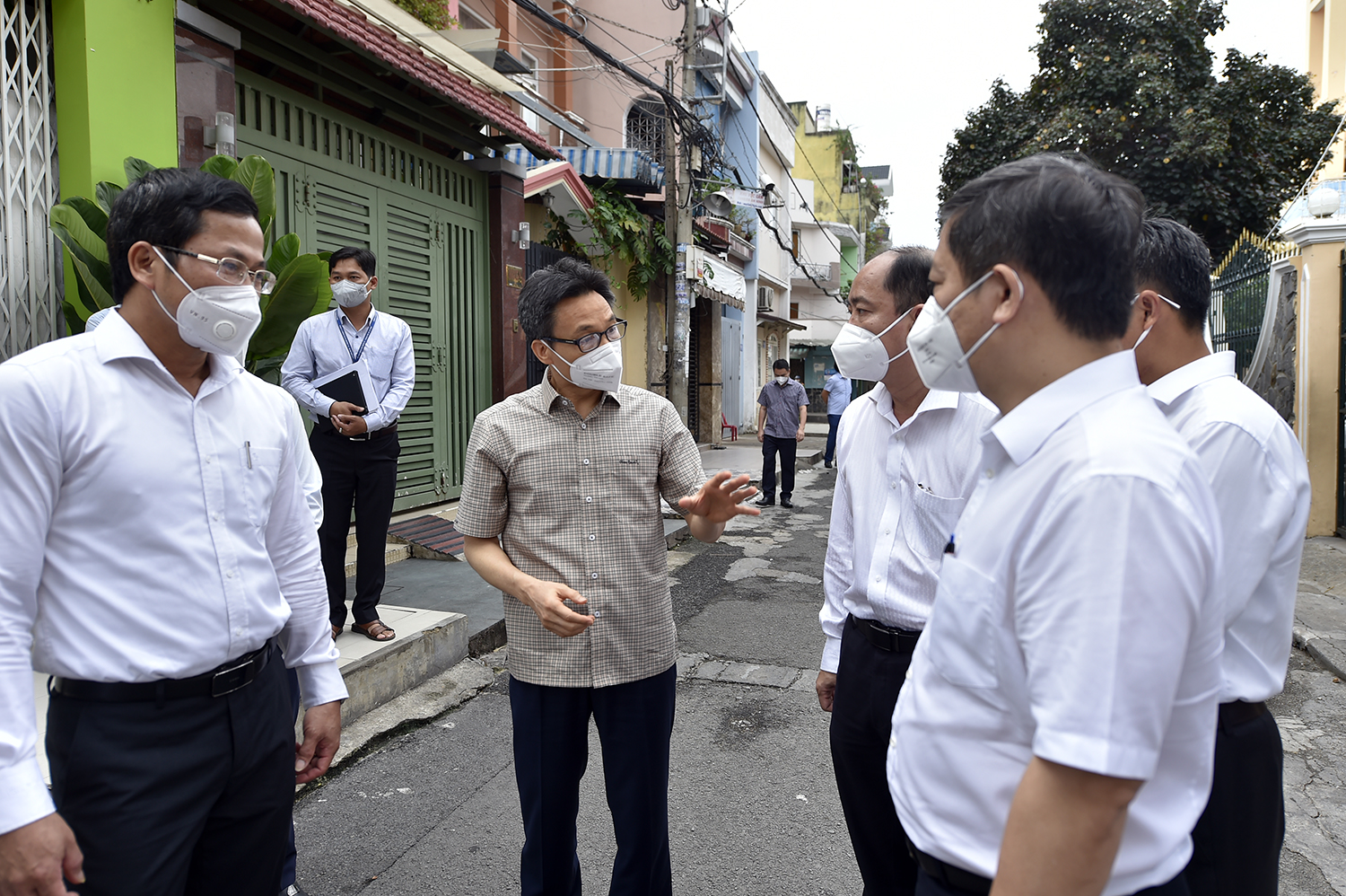 Phó Thủ tướng Vũ Đức Đam kiểm tra Bệnh viện dã chiến, khu phong toả, siêu thị tại TP.HCM - Ảnh 6.