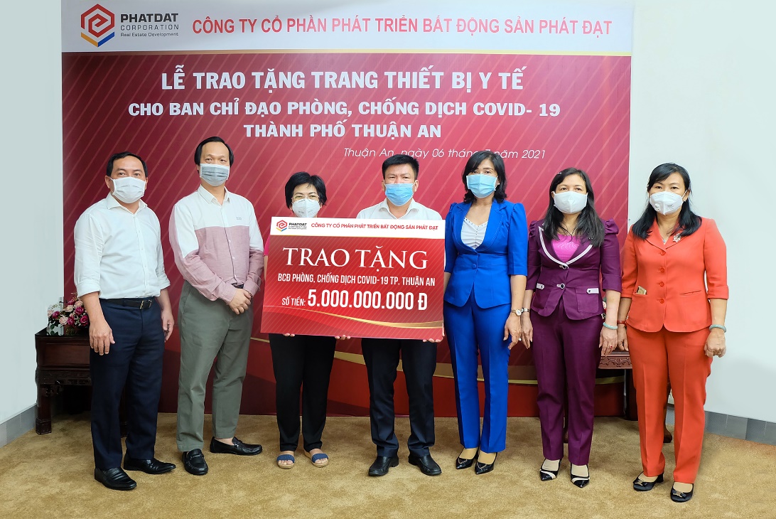 Phát Đạt tài trợ thêm 5 tỷ đồng “chi viện” TP Thuận An chống dịch Covid-19 - Ảnh 1.