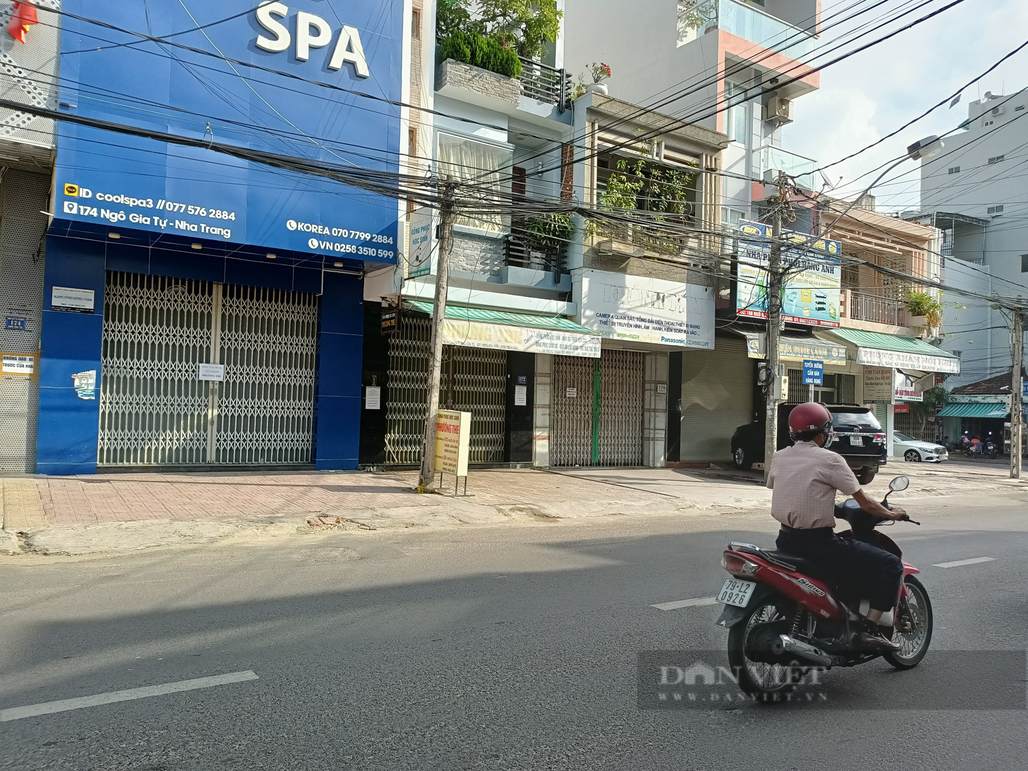 Dịch Covid-19:Ngày đầu tiên thực hiện Chỉ thị 16, TP.Nha Trang vắng bóng người đi đường - Ảnh 3.