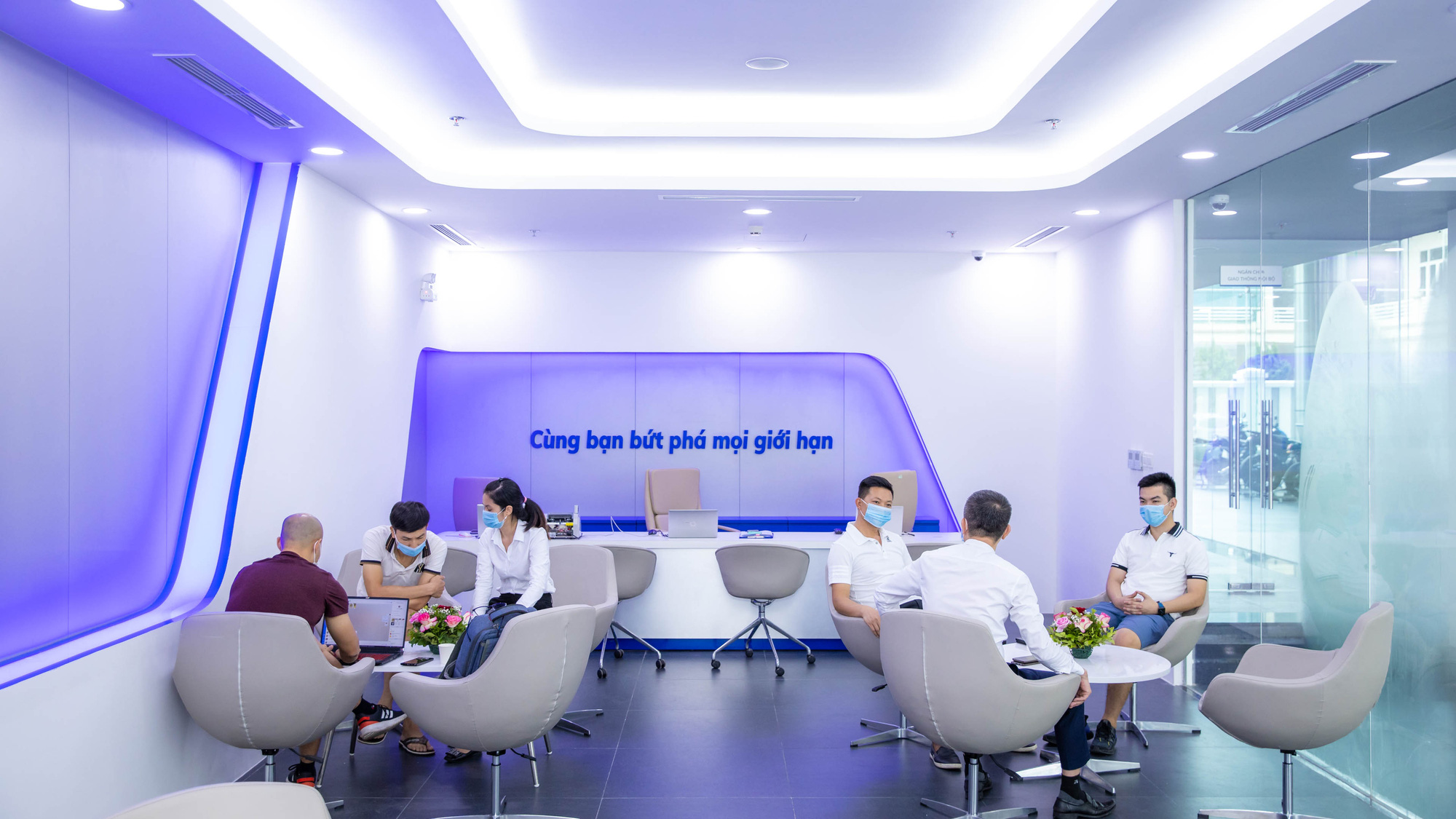 VinFast khai trương showroom 3S Cẩm Phả, &quot;trình làng&quot; diện mạo hoàn toàn mới - Ảnh 7.