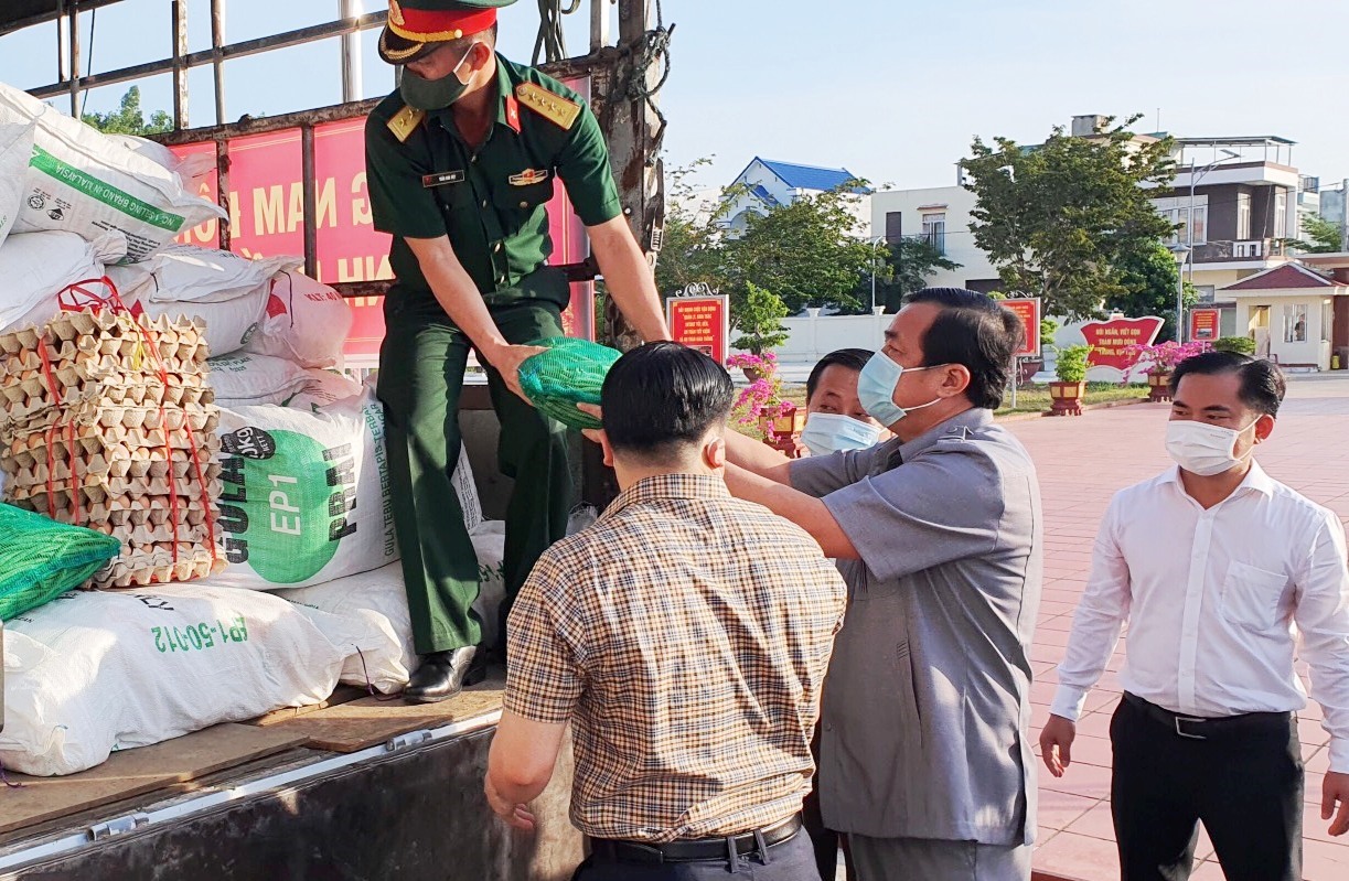 Quảng Nam: Huyện Đại Lộc vận động gần 30 tấn rau củ quả “tiếp sức” cho người dân Đà Nẵng - Ảnh 1.