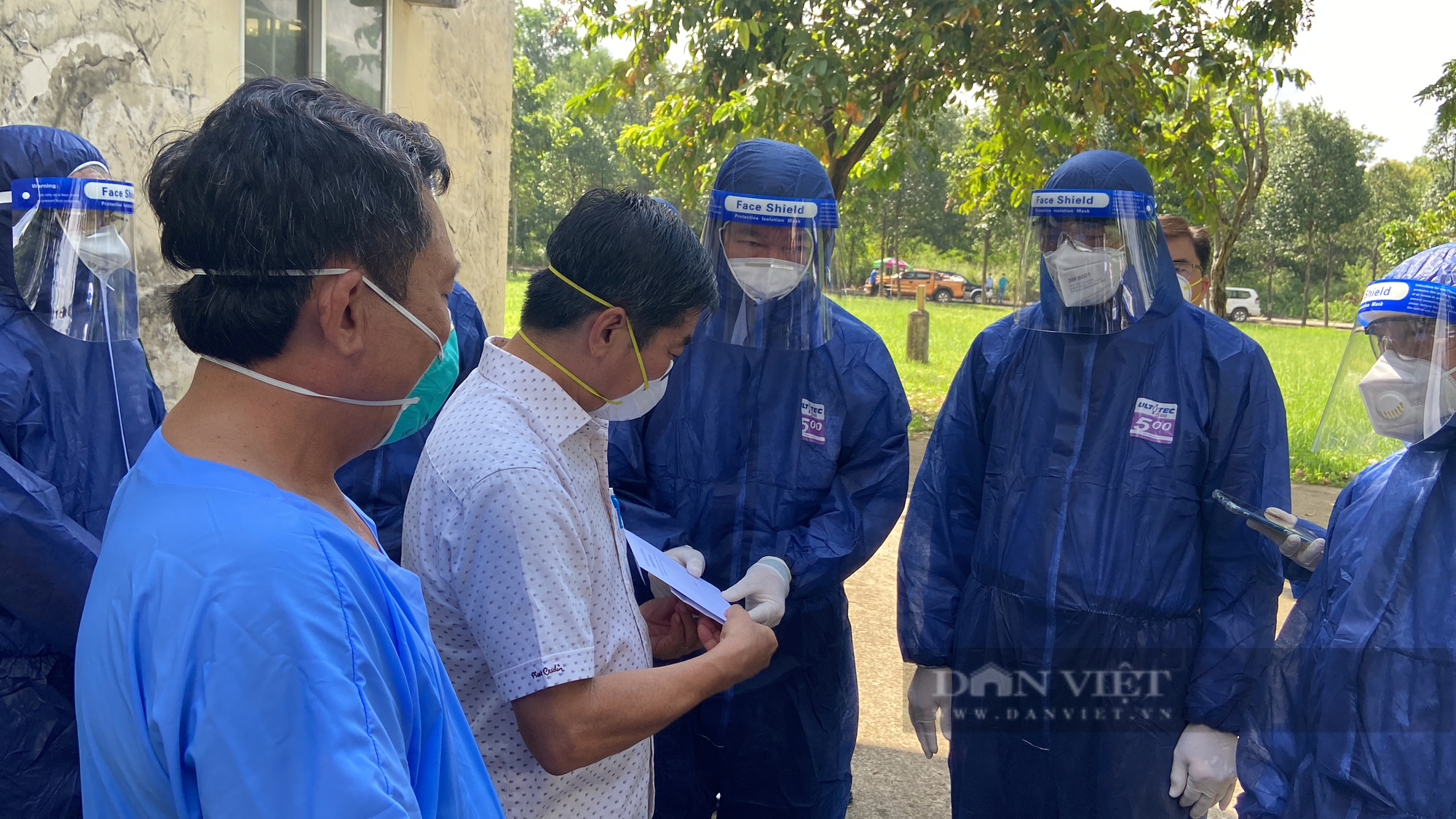 Bí thư tỉnh Đồng Nai: “Thà bỏ ra 100 tỷ để tiêm vaccine còn lợi hơn là tiêm chậm để thiệt hại hàng ngàn tỷ&quot; - Ảnh 2.