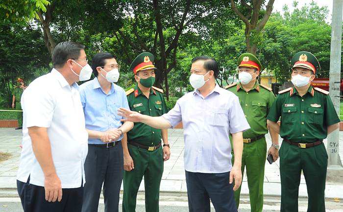 Bí thư Hà Nội: Các cơ quan, doanh nghiệp phải có phương án chống dịch được phê duyệt, không phải để đối phó - Ảnh 1.