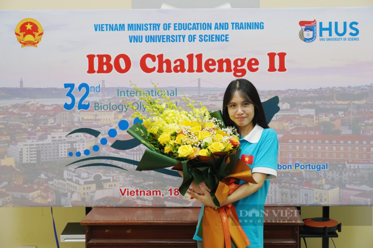 Nữ sinh tuyển thẳng vào Đại học Y Hà Nội: Từng được trường cử cô giáo đến tận nhà thuyết phục - Ảnh 1.