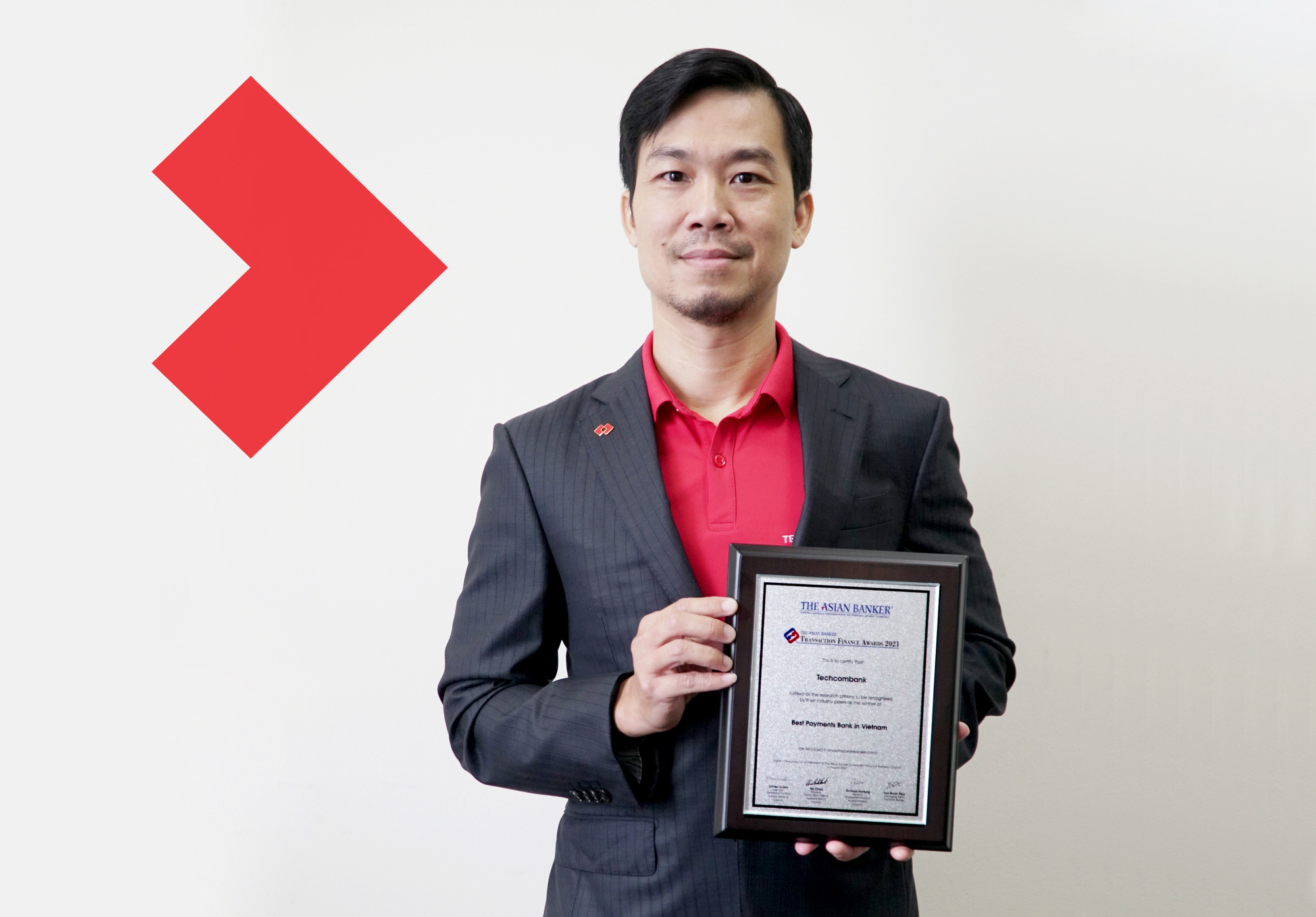 Techcombank được vinh danh với 2 giải thưởng &quot;Ngân hàng thanh toán tốt nhất&quot; và &quot;Ngân hàng được yêu thích nhất tại Việt Nam&quot; - Ảnh 1.