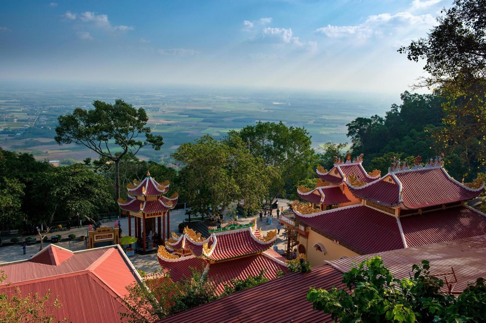 Thăm chốn bồng lai trên những đỉnh thiêng của Việt Nam - Ảnh 3.