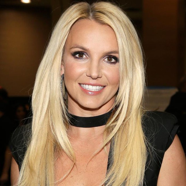 Cha Britney Spears từ bỏ quyền giám hộ - Ảnh 2.