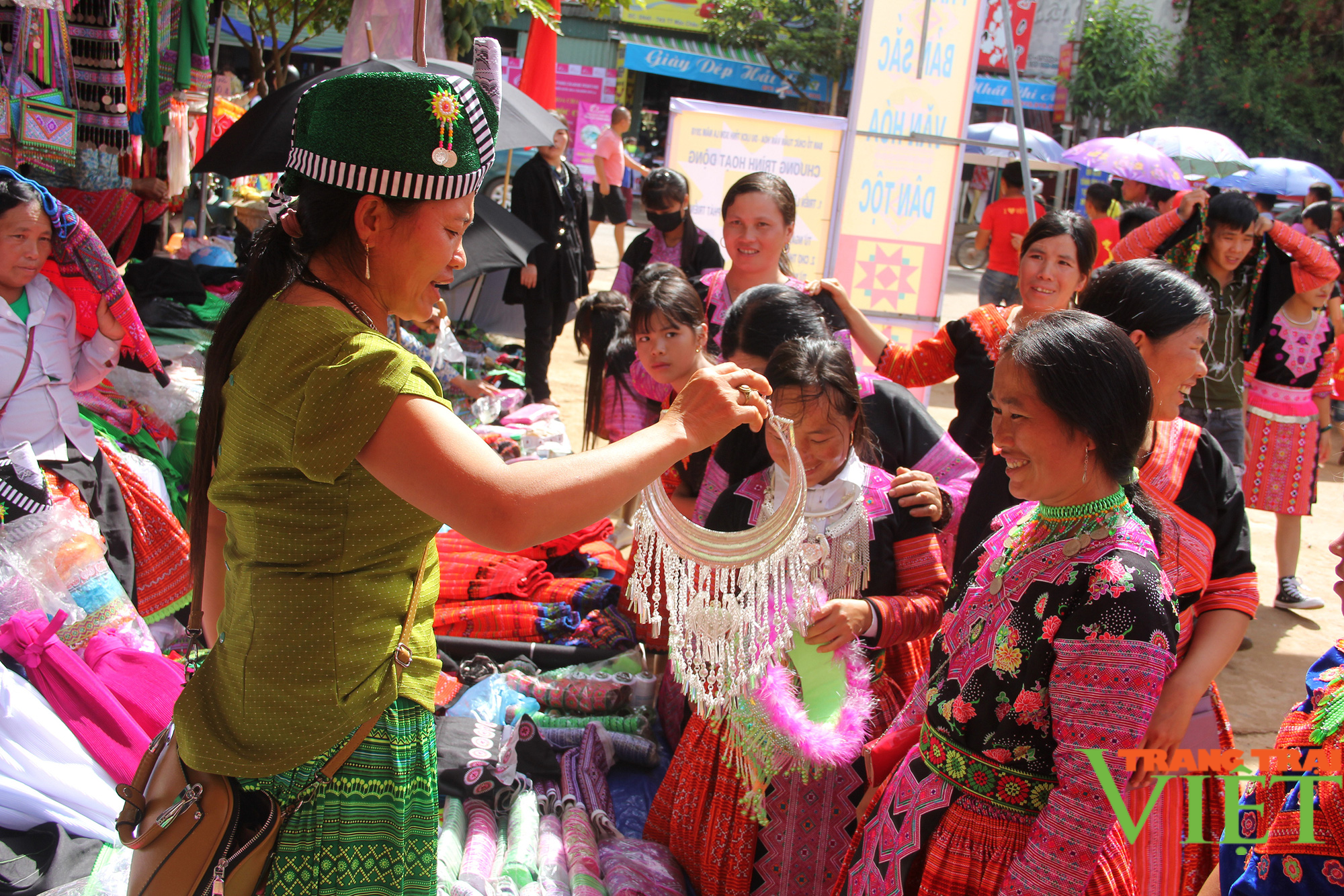 Sơn La dừng tổ chức Ngày hội văn hóa các dân tộc Mộc Châu - Ảnh 2.