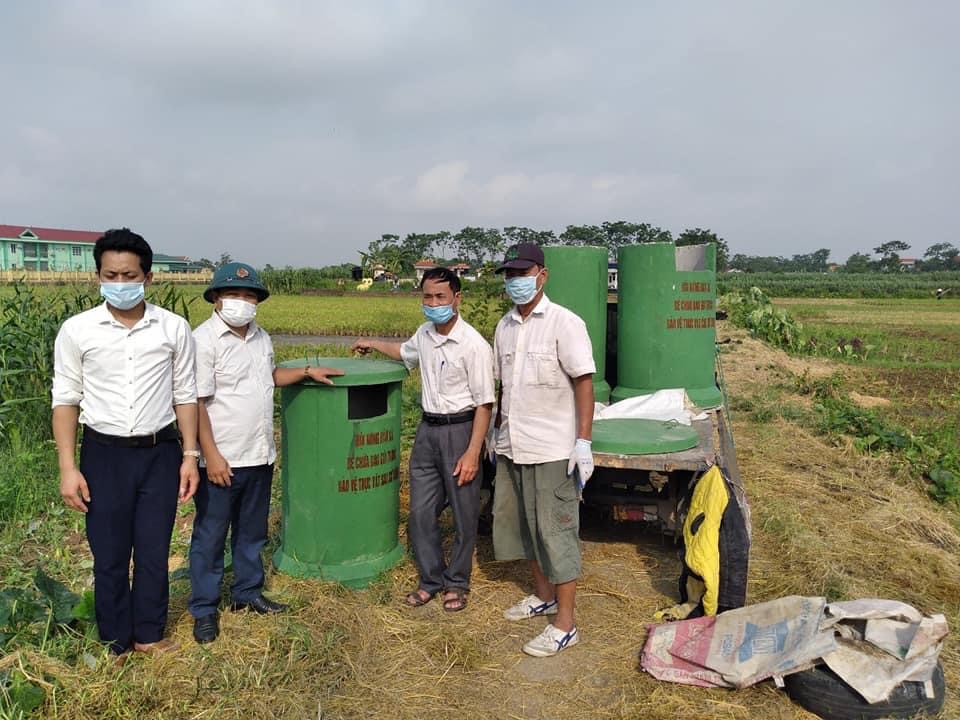 Vĩnh Phúc: Nông dân ra đồng bảo vệ môi trường, đồng ruộng thêm xanh-sạch - Ảnh 1.