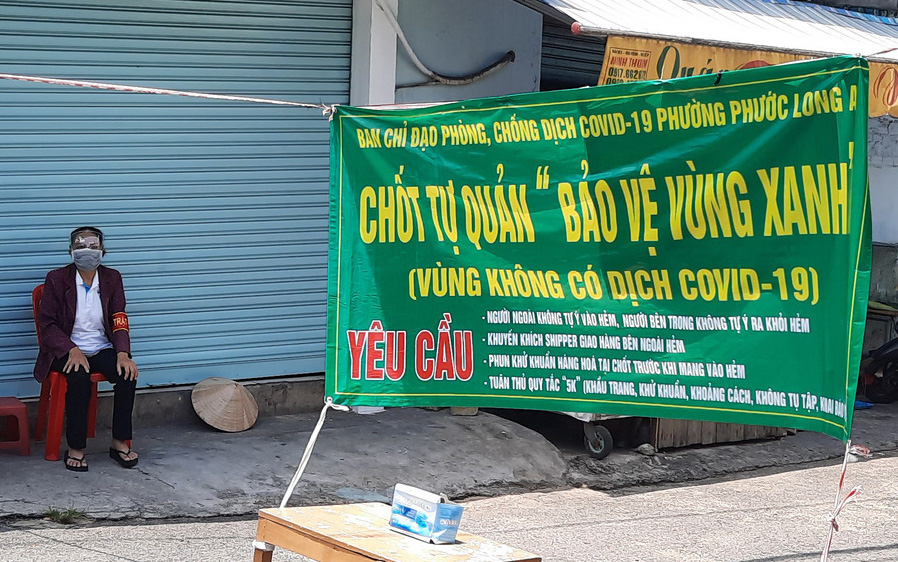 Ảnh: Muôn kiểu chốt “vùng xanh" phòng, chống dịch Covid-19 tại TP.HCM