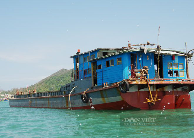 Bình Định sắp đấu giá “tàu ma” vô chủ trôi trên biển - Ảnh 1.