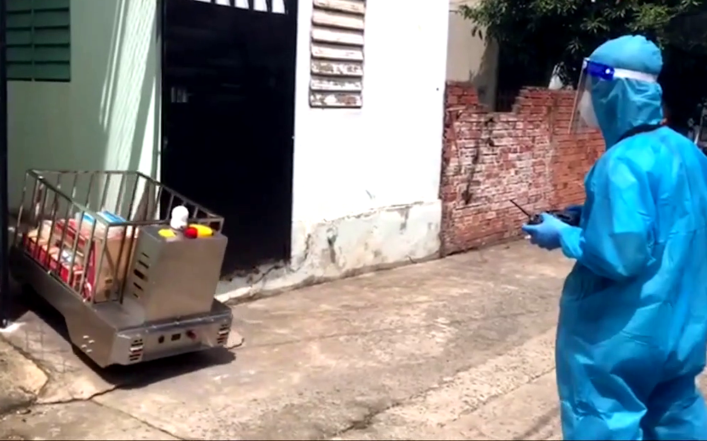 Covid-19 Đồng Nai: Hội Nông dân, Tỉnh đoàn "đặt hàng" robot chở thực phẩm vào khu cách ly, phong tỏa