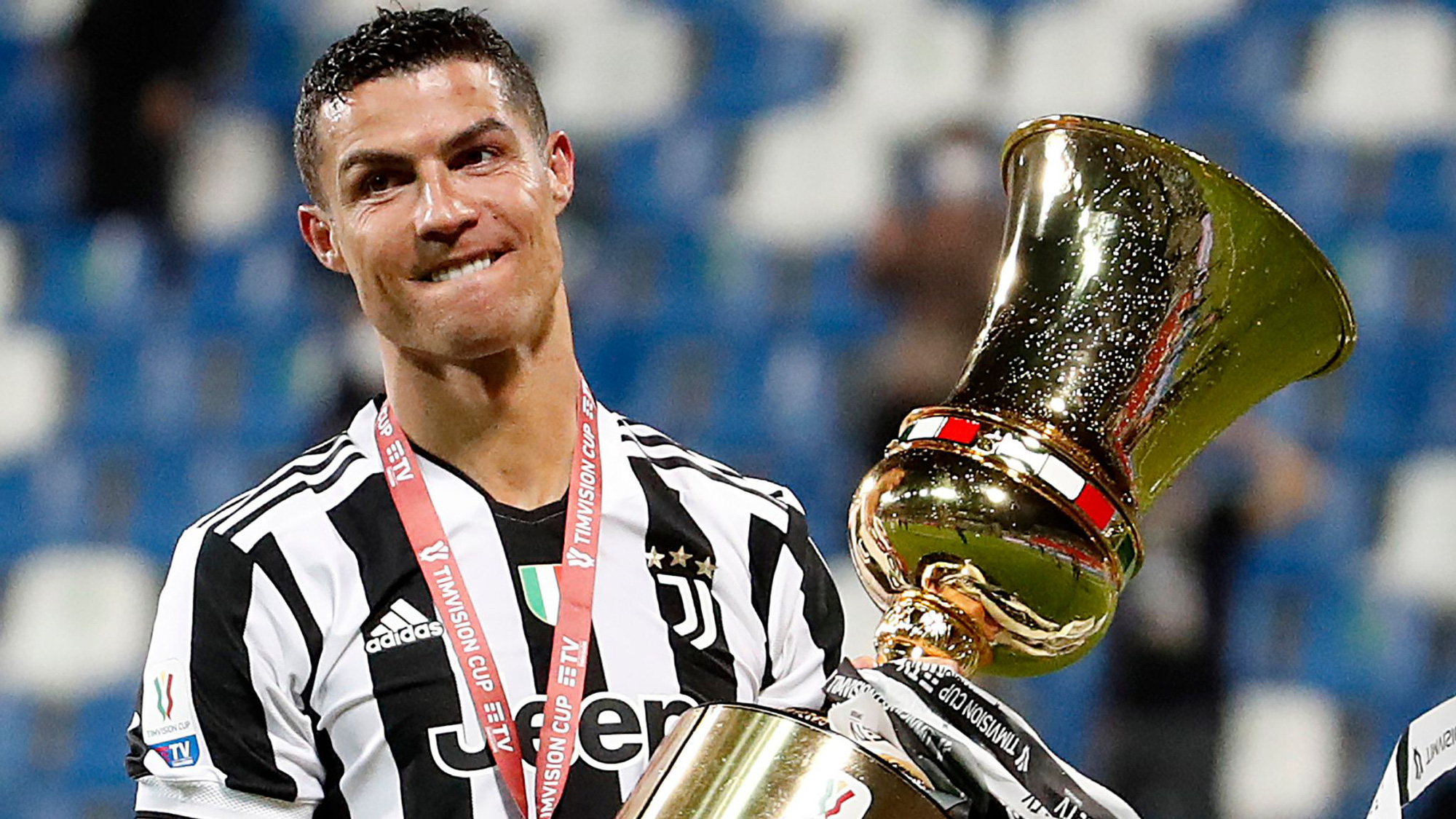 NÓNG: Ronaldo sắp rời Juventus để trở lại M.U? - Ảnh 1.
