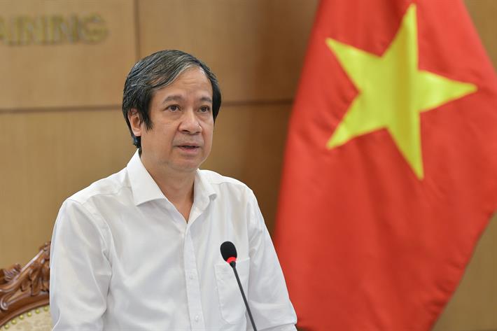 Bộ trưởng Nguyễn Kim Sơn: Phải làm sao tăng thu nhập để giáo viên gắn bó, yên tâm với công việc - Ảnh 2.