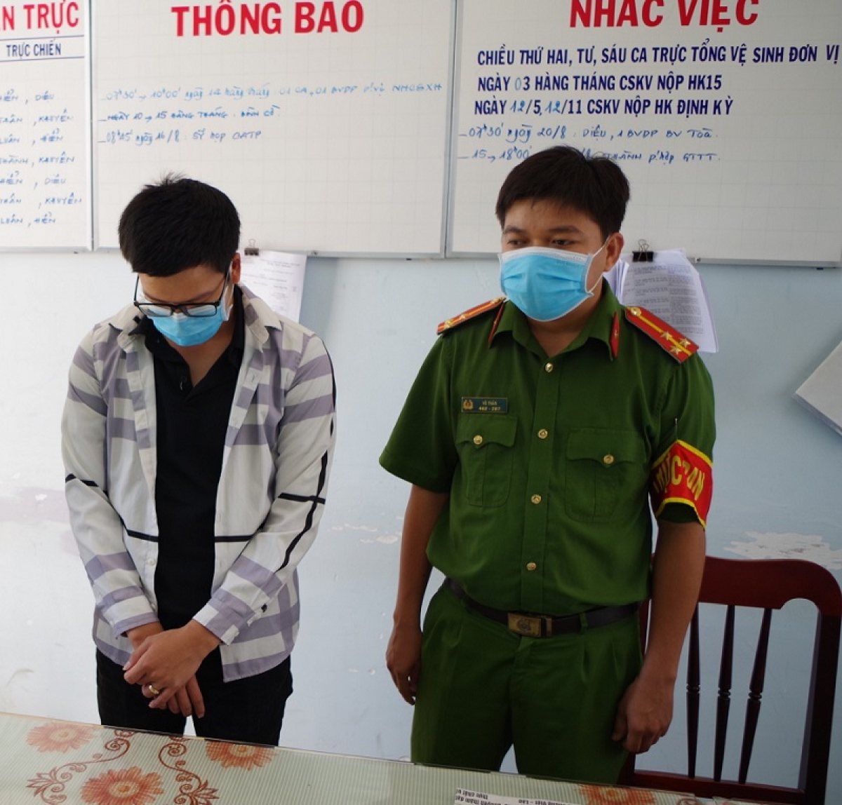 Ninh Thuận bắt giam đối tượng cho vay nặng lãi - Ảnh 1.
