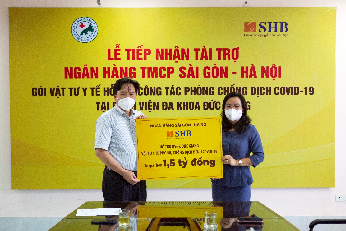 SHB tiếp tục đồng hành, hỗ trợ các bệnh viện và người nghèo vượt qua đại dịch Covid-19 - Ảnh 2.