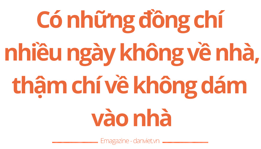 Chuyện những chiến sĩ công an &quot;quên mình&quot; chống dịch ở cửa ngõ Thủ đô - Ảnh 3.