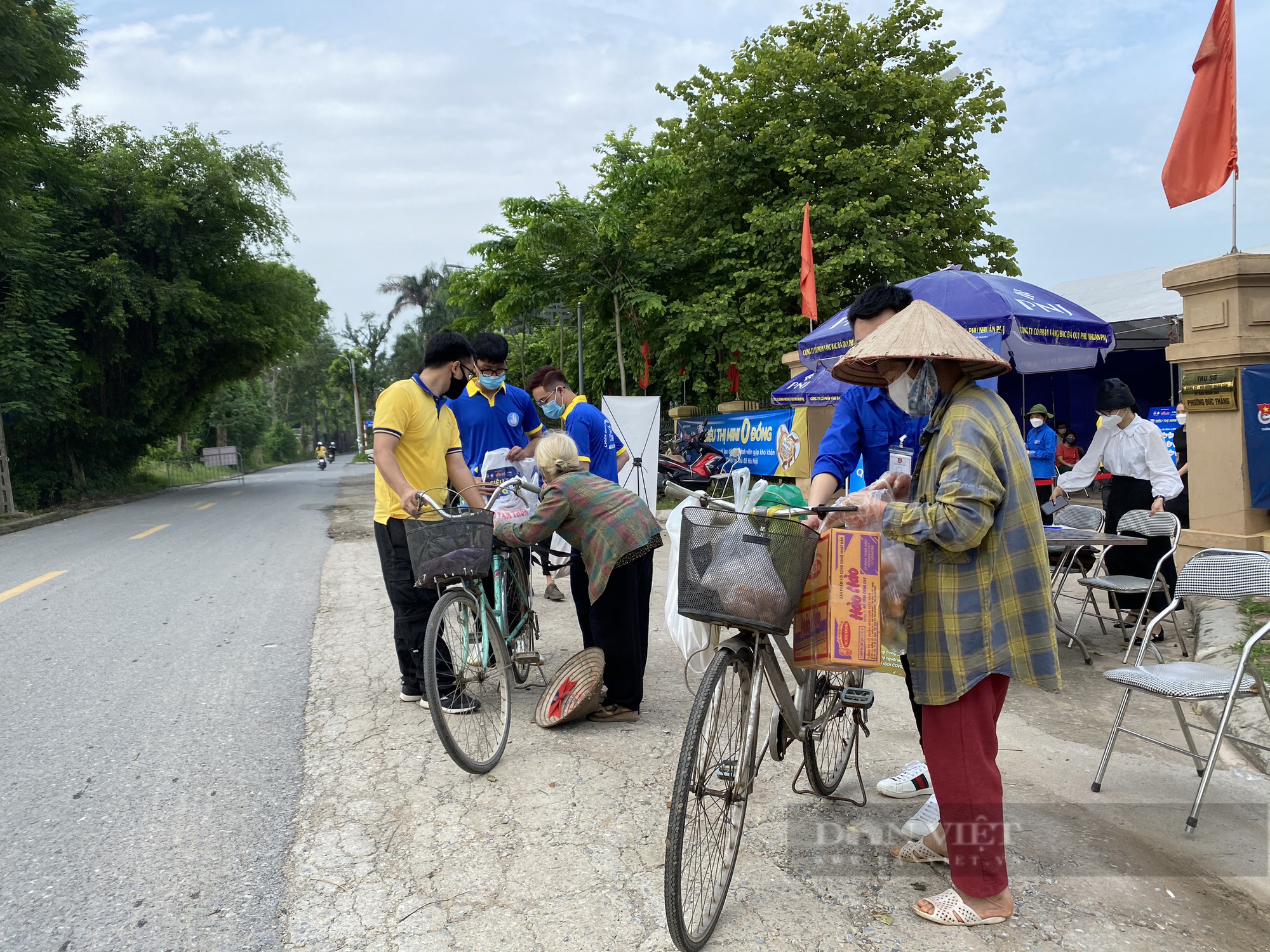 “Siêu thị 0 đồng” đầu tiên tại Hà Nội cho người khó khăn - Ảnh 8.