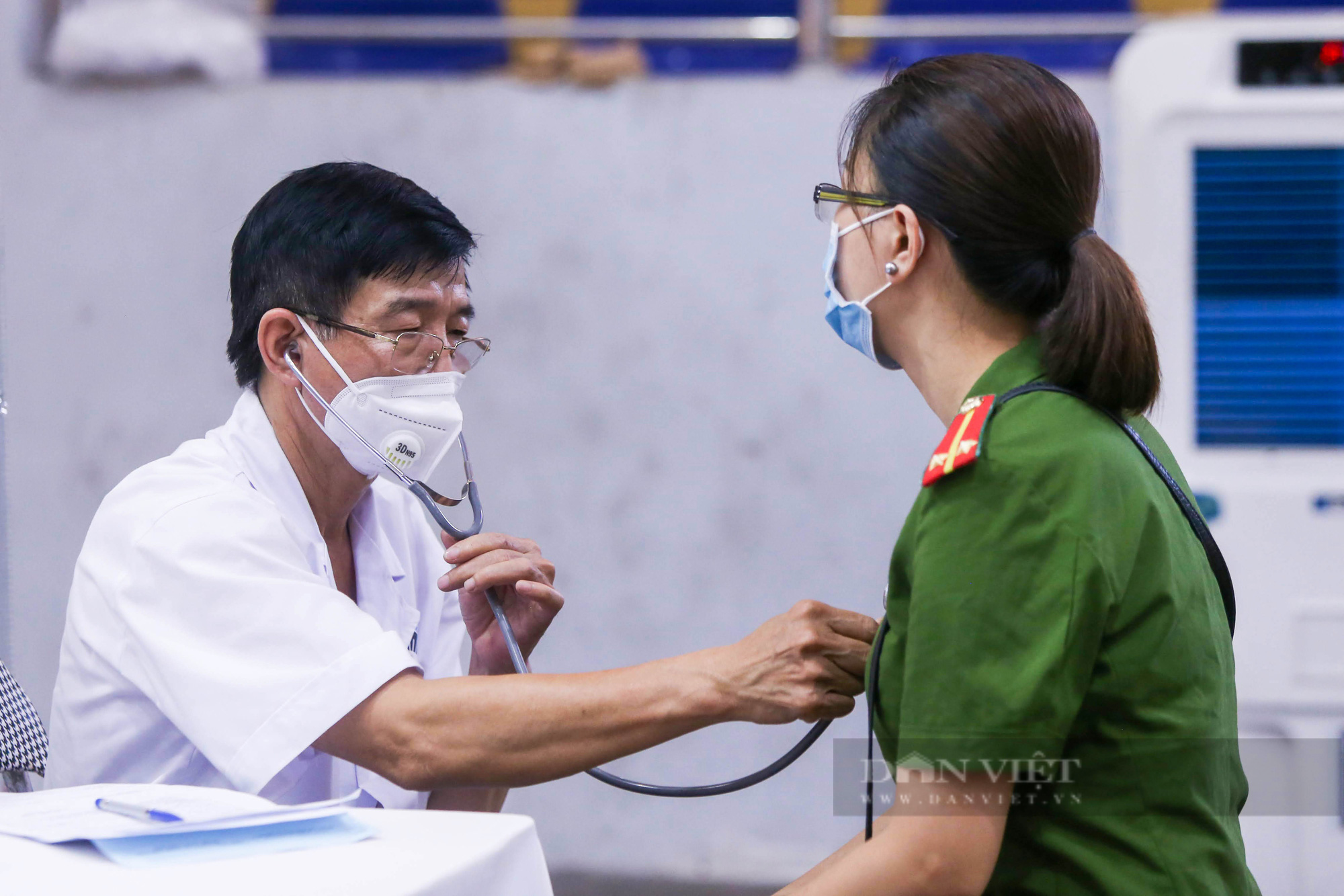 Hà Nội lập bệnh viện dã chiến tiếp tục triển khai tiêm vaccine cho người dân - Ảnh 7.