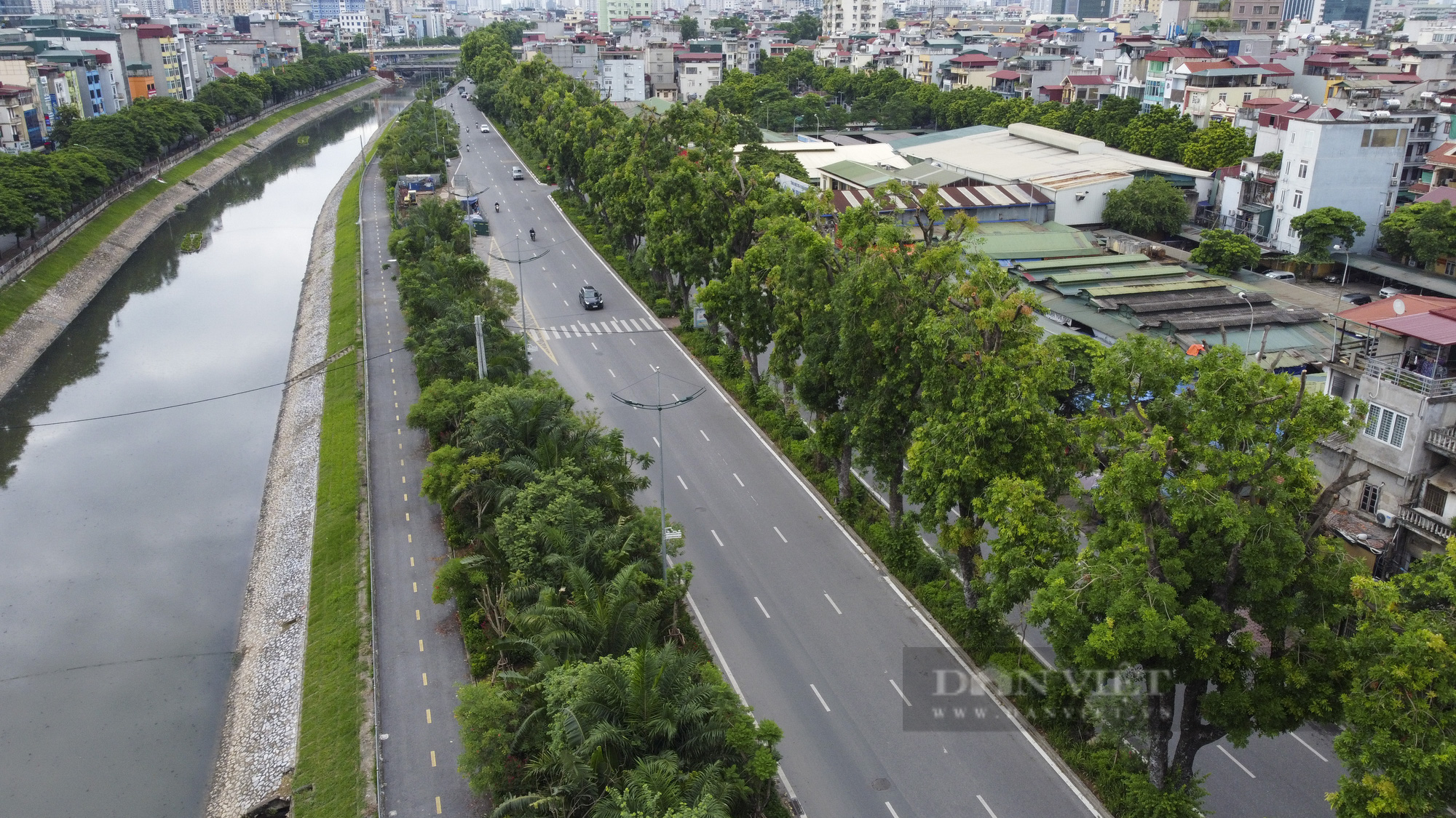 Xót xa con đường được ví như &quot;đường phố Singapore&quot; bị cày xới sau 2 năm đưa vào sử dụng - Ảnh 1.